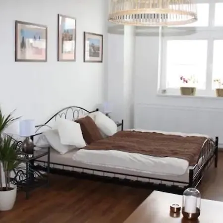 Lenka'S Cozy Red Studio + Lenka'S Cozy Gold Apartment Prague Exterior photo