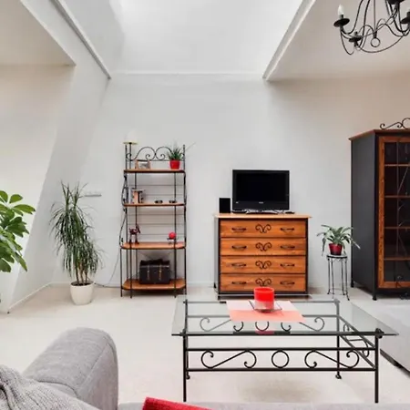Lenka'S Cozy Red Studio + Lenka'S Cozy Gold Apartment Prague Exterior photo